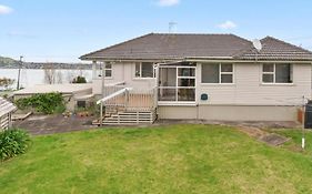 Kiwi Holiday Home With A View